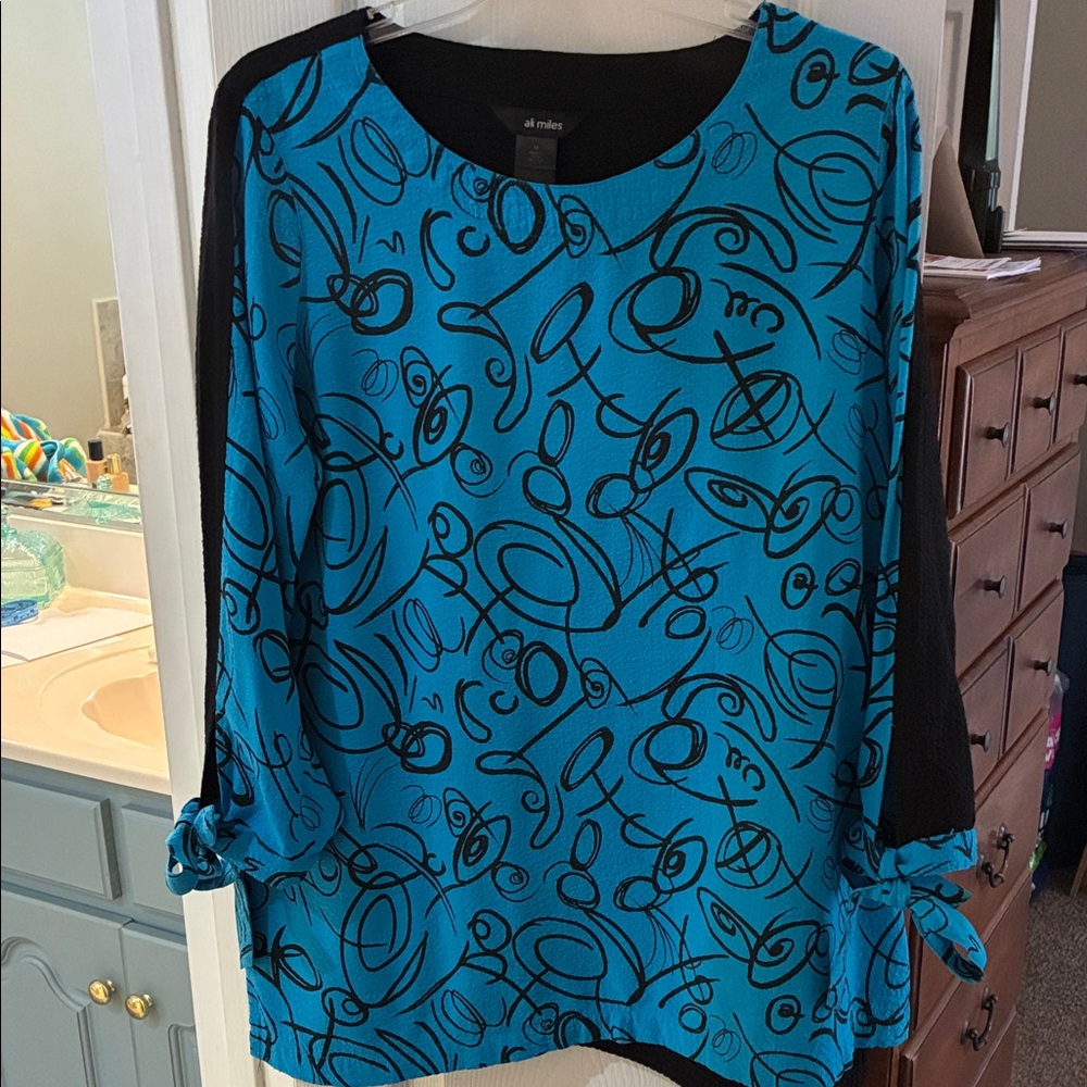 Ali Miles Black and Bright Blue Textured Tie Sleeve Women's Blouse SZ M